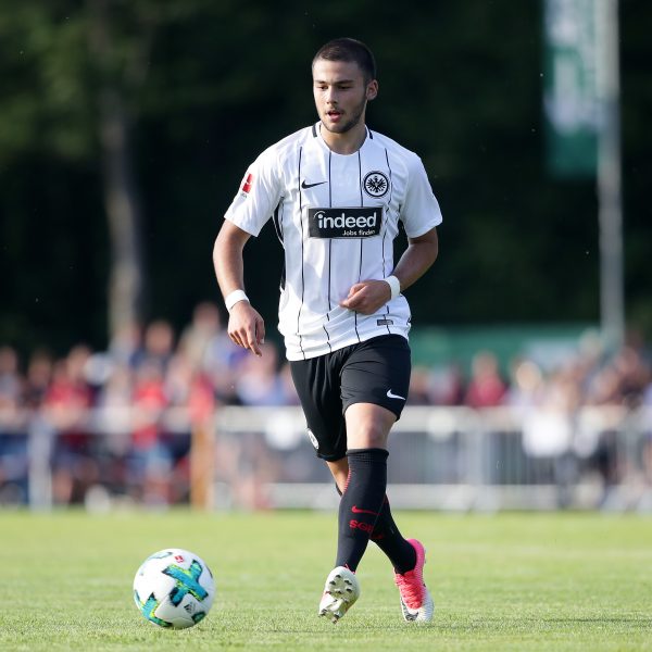  Sahverdi Cetin wird Eintracht-Profi.