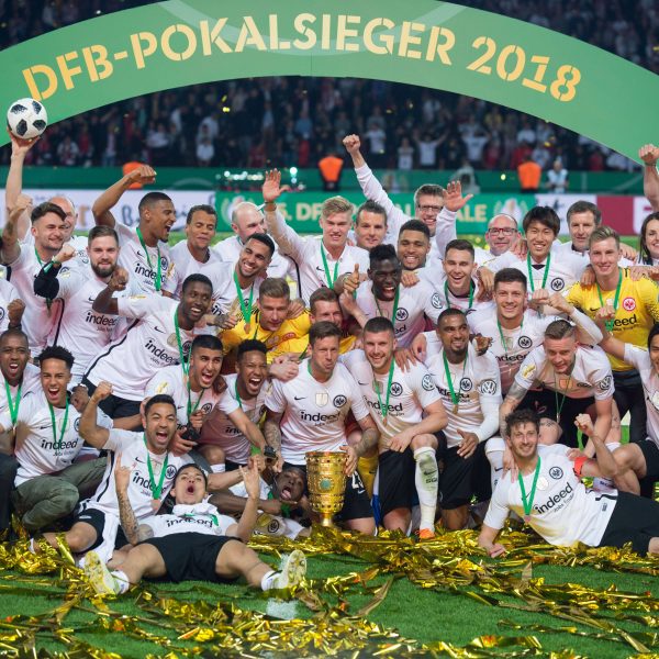  Eintracht geht in diese Pokalsaison als Titelverteidiger. (Foto: imago/Sven Simon)