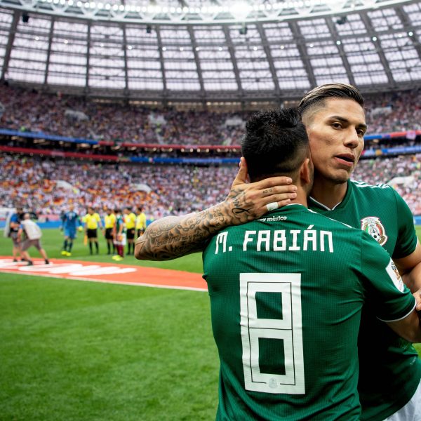  Jubelten gegen das DFB-Team: Carlos Salcedo und Marco Fabián. Foto: Imago/Bildbryan