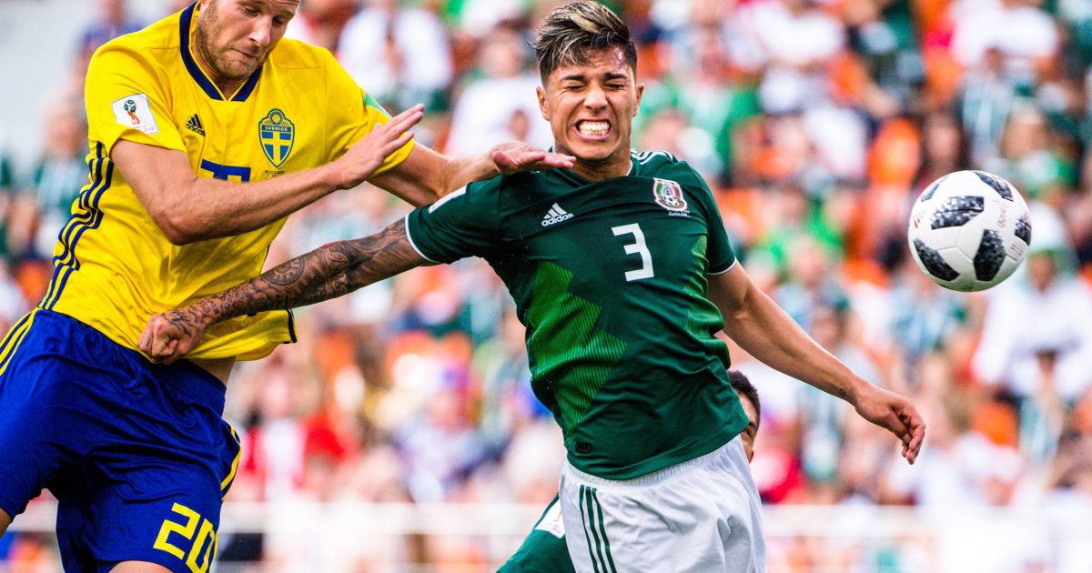 Carlos Salcedo erlebte mit Mexiko ein Debakel - ist aber dennoch weiter. Foto: Imago