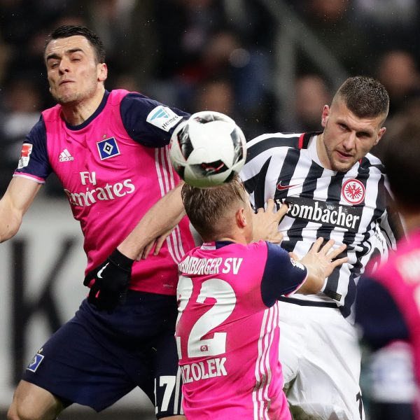  Sind ab sofort Teamkameraden: Filip Kostic (li.) und Ante Rebic.