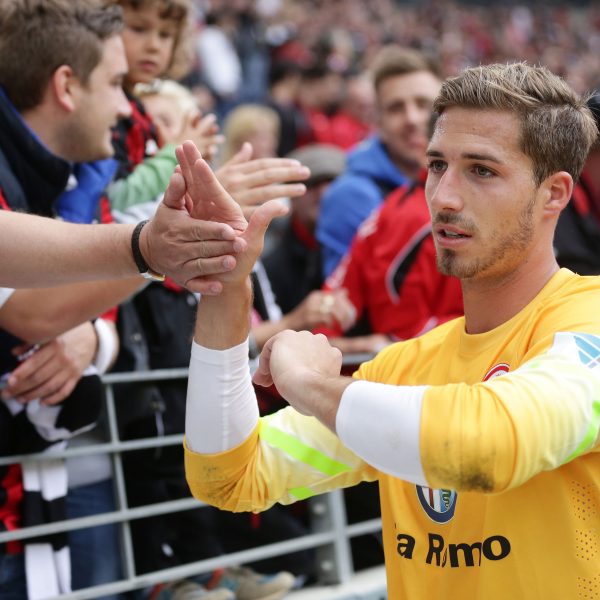  Dürfen sich die Frankfurter Fans auf eine Rückkehr ihres ehemaligen Schlussmanns freuen?