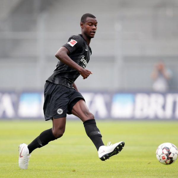  Evan N'Dicka ist einer der Überraschungen der bisherigen Eintracht-Saison.