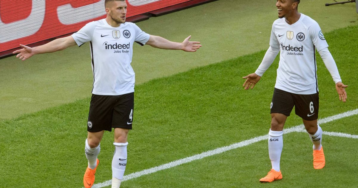  Jubeln sie weiter gemeinsam? Ante Rebic und Jonathan de Guzman. Foto: Imago/Jörg Schüler