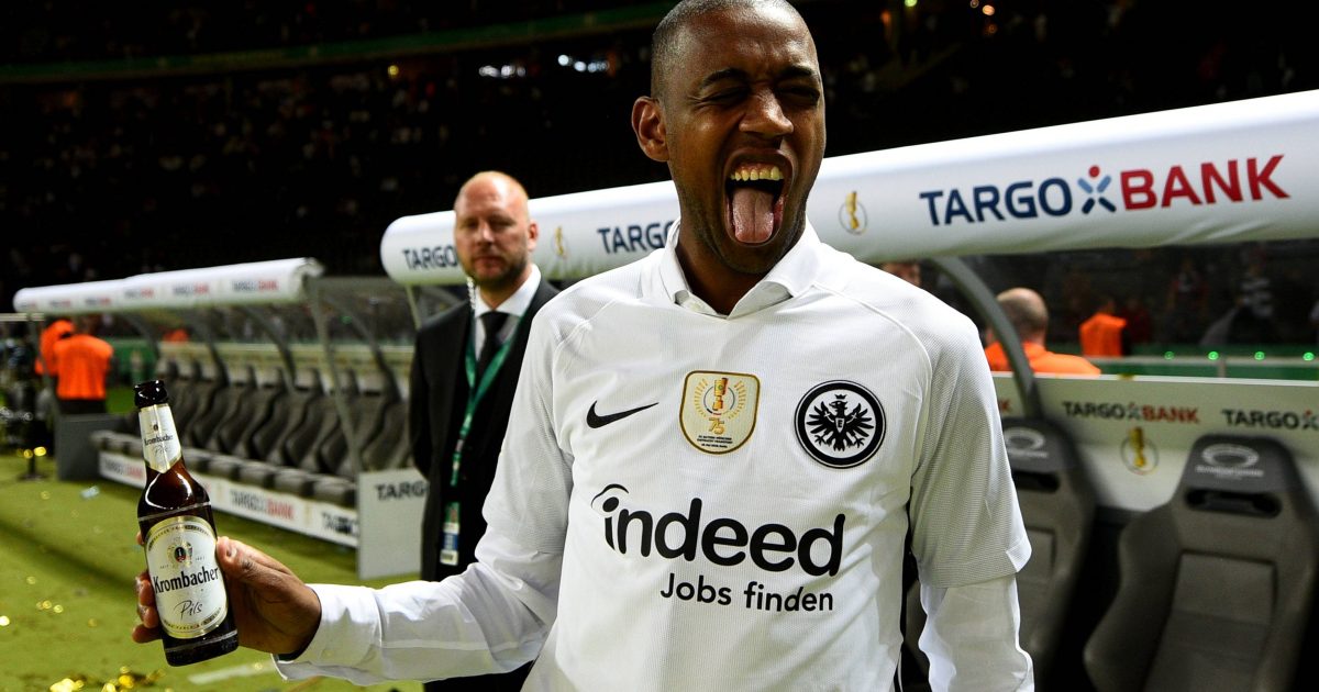 Für den halben Liter Bier zahlt man in Frankfurt ab sofort 4,40 Euro. (Foto: imago/Jan Huebner)