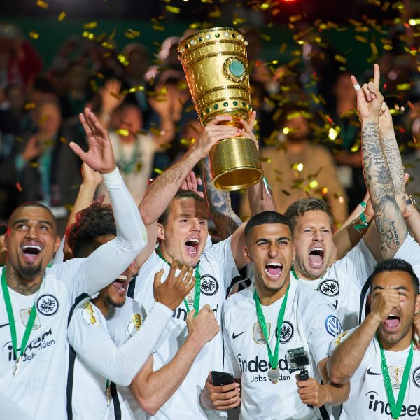  Der Moment, auf den viele Eintracht-Fans seit Jahren warteten. Foto: Imago/ActionPictures