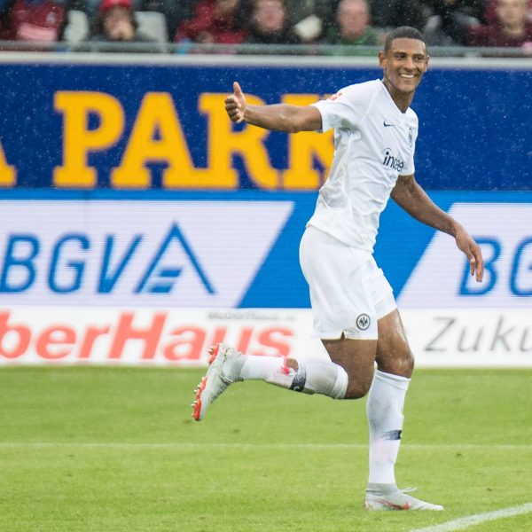  Sebastien Haller zeigte eindrucksvoll seine Vollstrecker-Qualitäten. (Foto: imago/Beautiful Sports)