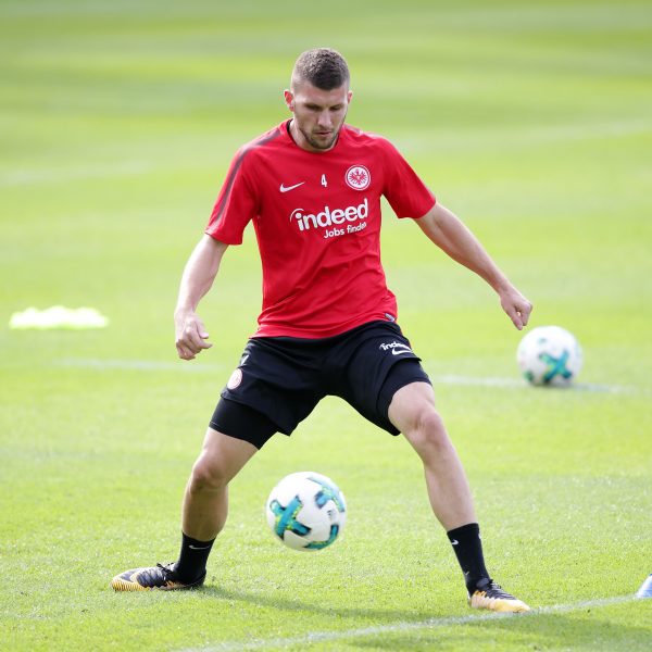  Aufatmen bei Eintracht Frankfurt - Ante Rebic ist zurück und trainierte erstmals wieder mit dem Ball.