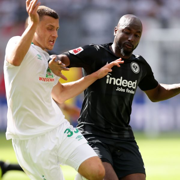  Jetro Willems erwies seiner Mannschaft in der ersten Hälfte einen Bärendienst.