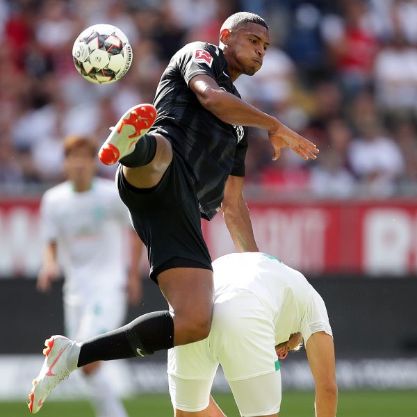  Sébastien Haller will am 25. März das erste Fußballtor in der Schwerelosigkeit erzielen.