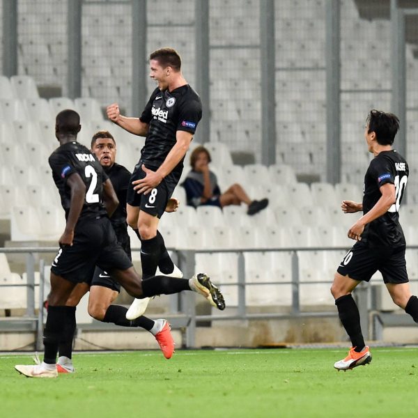  Luka Jovic schießt die Eintracht zum Sieg gegen Olympique Marseille. (Bild: imago/PanoramiC)