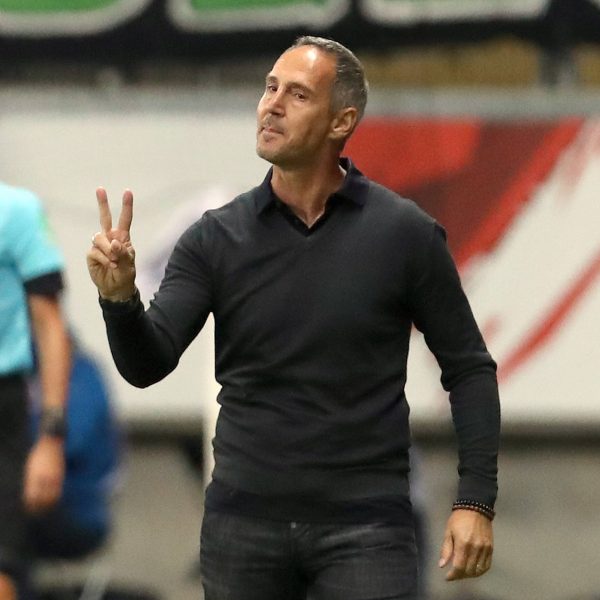  Adi Hütter verfolgt einen klaren Plan und seine Mannschaft folgt ihm. (Foto: imago/Eibner)