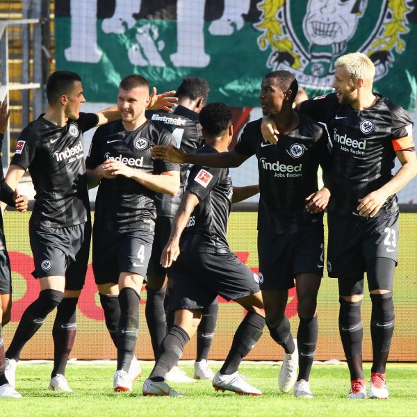  Die Eintracht hatte im ersten Durchgang gegen Hannover gleich doppelt Grund zum Jubeln. (Foto: imago/Schüler)