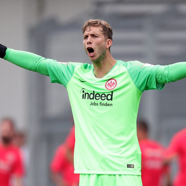  Felix Wiedwald hat allen Grund sich aufzuregen. Der Schlussmann ist derzeit in Frankfurt ohne Perspektive.