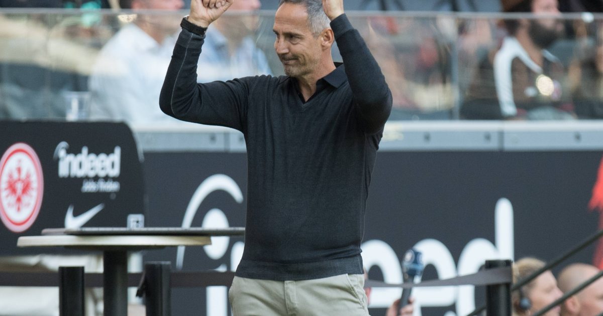  Freude ja, Euphorie nein. Adi Hütter weiß den Sieg gegen Hannover realistisch einzuordnen. (Foto: imago/Sven Simon)