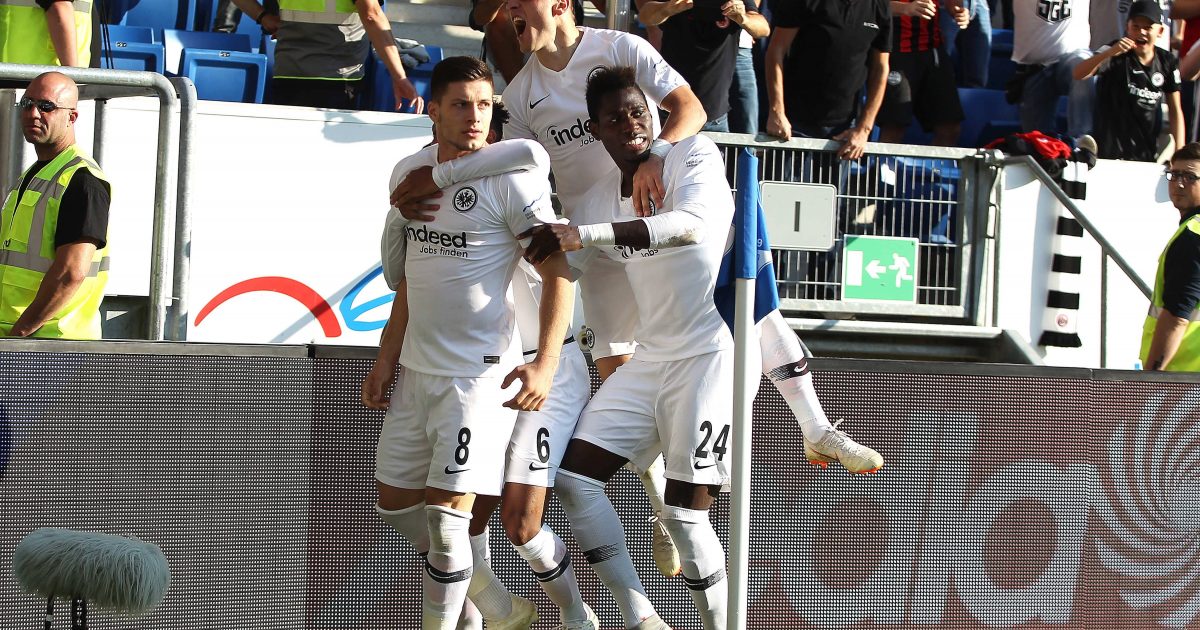  Luka Jovic ist keine Minute nach der Pause zur Stelle und stellt gegen Hoffenheim auf 2:0 und hat auch am Ende Grund zu jubeln. (Foto: imago/Jan Hübner)
