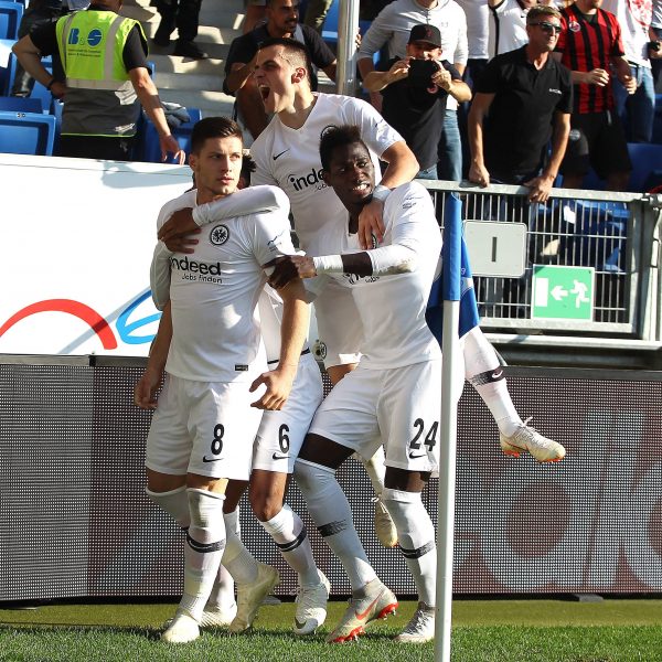 Luka Jovic ist keine Minute nach der Pause zur Stelle und stellt gegen Hoffenheim auf 2:0 und hat auch am Ende Grund zu jubeln. (Foto: imago/Jan Hübner)