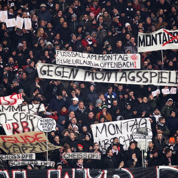  Auch in Frankfurt fanden bereits Protestaktionen zu arbeitnehmerunfreundlichen Spielen unter der Woche statt.
