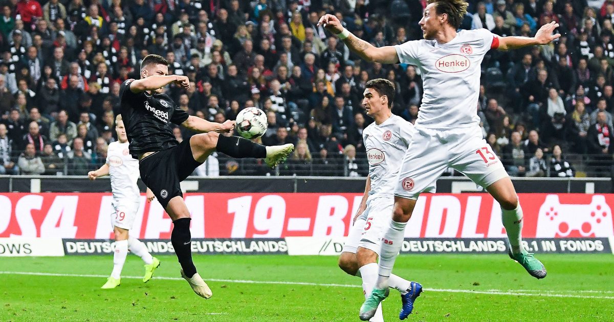  Sein akrobatischer Treffer zum 2:0 bei seiner fünf Tore Gala ist nun ausgezeichnet worden (Bild: imago/Jan Huebner)