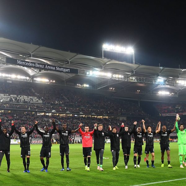  Die Eintracht feiert nun sieben ungeschlagene Spiele in Serie. Zumindest für eine Nacht durfte man sich auch über den dritten Tabellenplatz freuen. (Bild: imago/Jan Huebner)