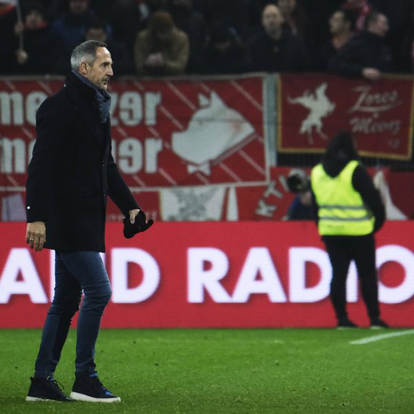  Eintracht-Trainer Adi Hütter musste am Ende mit einem Punkt zufrieden sein. Die Konzentration gilt nun dem letzten Spiel gegen Bayern München. (Bild: imago/Werner Schmitt)