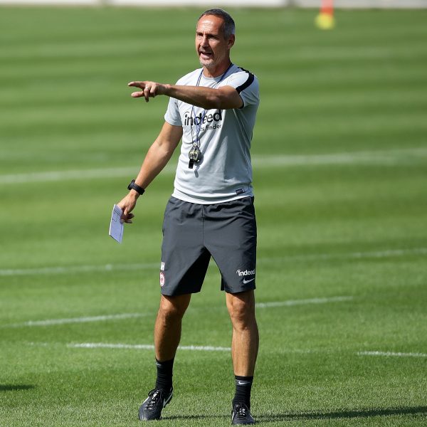  Eintracht-Trainer Adi Hütter gibt die Richtung für die Rückrunde vor.