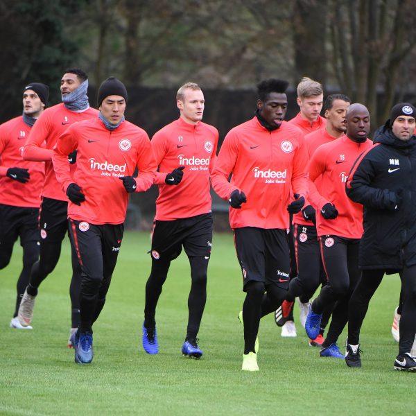  Erster Aufgalopp im neuen Jahr für die Hütter-Elf. Foto: Imago/Hartenfelser