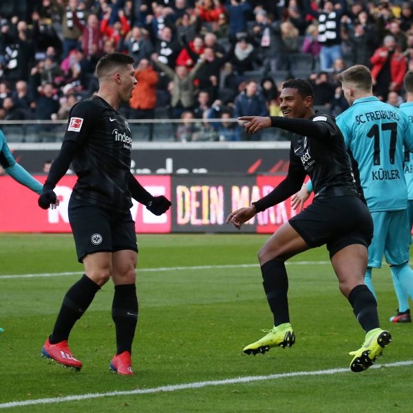  Sebastién Haller trifft zur Führung, Ante Rebic und Luka Jovic legen noch vor der Pause nach. (Foto: imago/Thomas Frey)