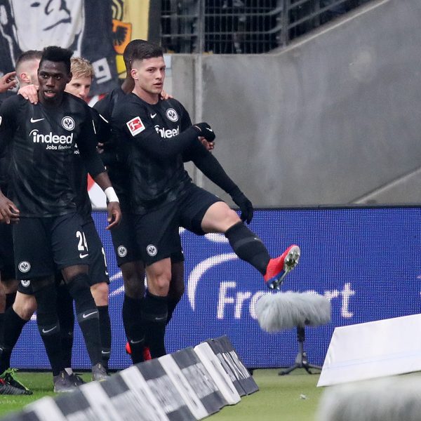  Die Eintracht jubelt beim 1:1 gegen Borussia Dortmund zwar nur einmal, erreicht aber dennoch ein Unentschieden gegen den Tabellenführer.