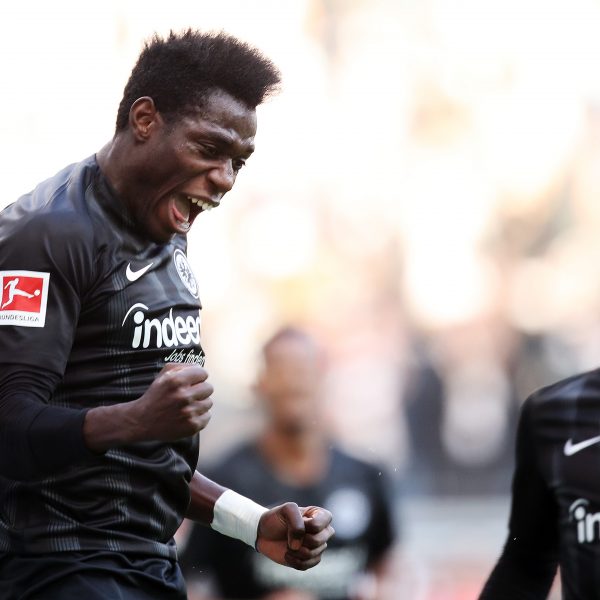  Mittlerweile zum Sympathieträger in Frankfurt aufgestiegen: Danny da Costa bringt auf und neben dem Platz seine Leistung.