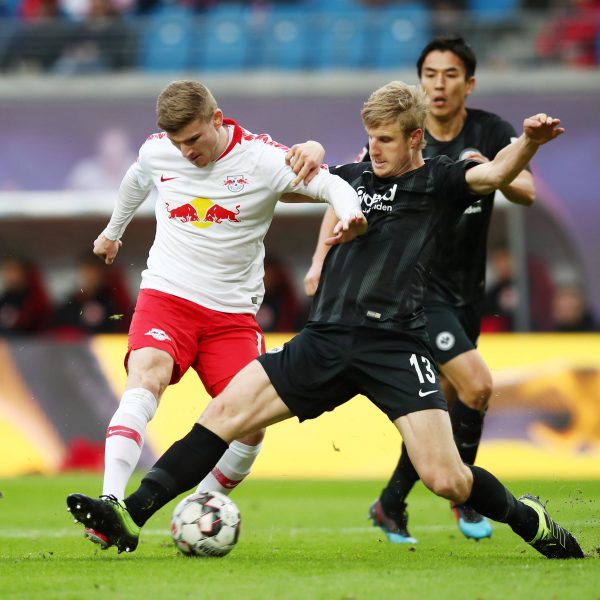  Martin Hinteregger macht bislang ein gutes Spiel. (Bild: imago/Picture Point LE)