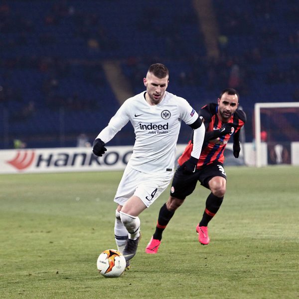  Ante Rebic fehlte trotz großem Einsatz wieder das nötige Quäntchen Glück. Die Eintracht hat erwartet im Rückspiel noch viel Arbeit. (Bild: Imago/Ukrinform)