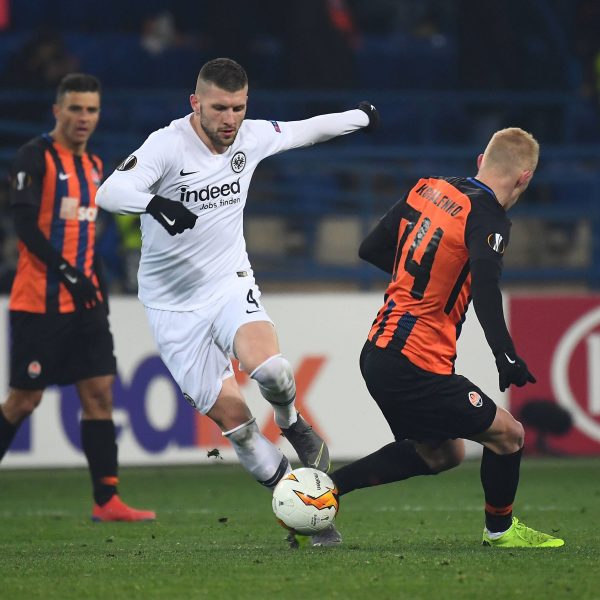  Zuletzt mussten Haller und Jovic aussetzen. Auf die Konter-Stärke von Rebic wird Hütter wohl kaum verzichten.(Quell: imago/Jan Huebner)