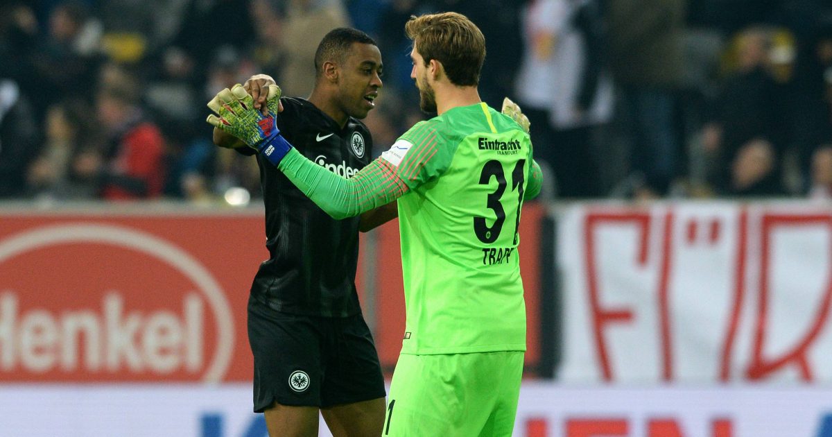  Gelson Fernandes (li.) und Kevin Trapp jubeln nach dem 3:0-Sieg gegen Fortuna Düsseldorf. Foto: Imago/Uwe Kraft