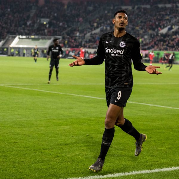  Noch Fragen? Sébastien Haller machte in Düsseldorf am Ende alles klar (Foto: imago/ Beautiful Sports).