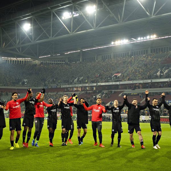  Weiter ungeschlagen! Die Eintracht siegt auch in Düsseldorf und bleibt im Kampf um die europäischen Plätze vorne dabei. (Bild: imago/Moritz Müller)