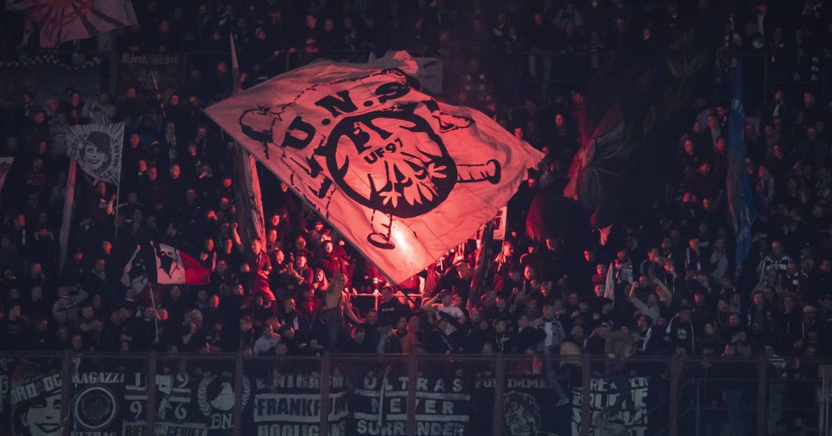  Einige Ultras zündeten in Mailand Pyro. Das könnte zu einem Zuschauerausschluss führen. (Foto: Imago/Jan Huebner)