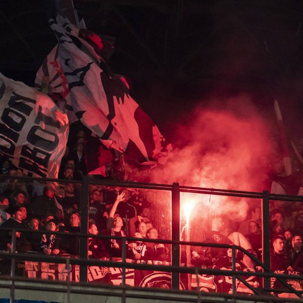  Trotz der erneuten Pyro-Vorfälle in Mailand dürfen die Eintracht-Fans nach Lissabon reisen. (Bild: Imago/Jan Huebner)