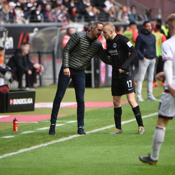  Adi Hütter darf seine Mannschaft gegen Benfica Lissabon wieder von der Seitenlinie aus coachen (Foto: imago/Hartenfelser).