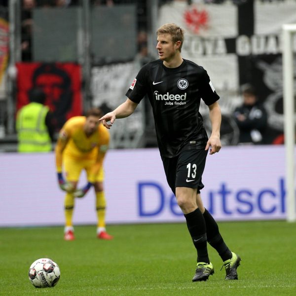  Möchte gerne bei Adi Hütter und Eintracht Frankfurt bleiben: Martin Hinteregger (Foto: imago/Nordphoto).
