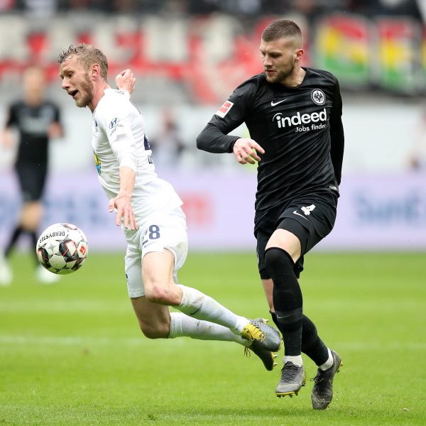  In einem zähen Spiel gegen Berlin muss die Eintracht am Ende mit nur einem Punkt leben.