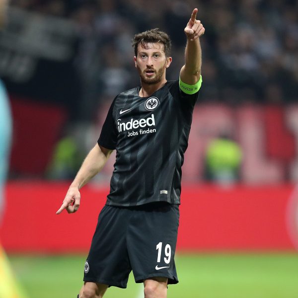  David Abraham stand gegen Schaöke erstmals seit acht Spielen wieder auf dem Platz.