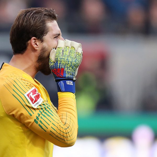  Was Kevin Trapp wohl brüllt? Hoffentlich die richtigen Worte, damit die Mannschaft gegen Augsburg konzentriert zu Werke geht.