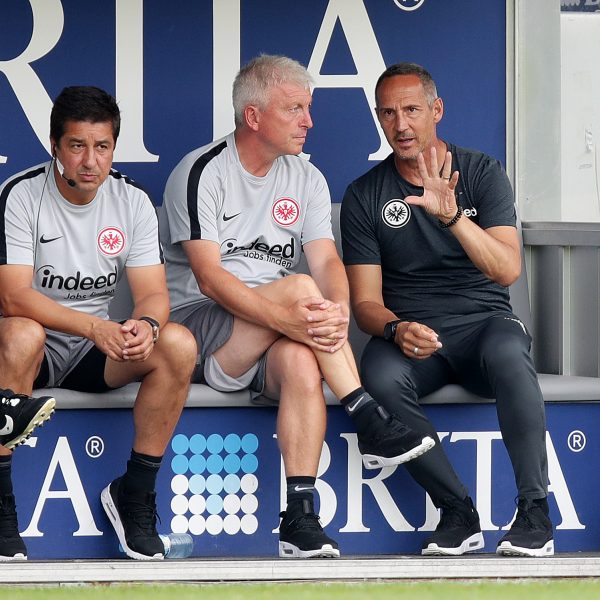  Armin Reutershahn (Mitte) ist ein wahres Urgestein in der Bundesliga.