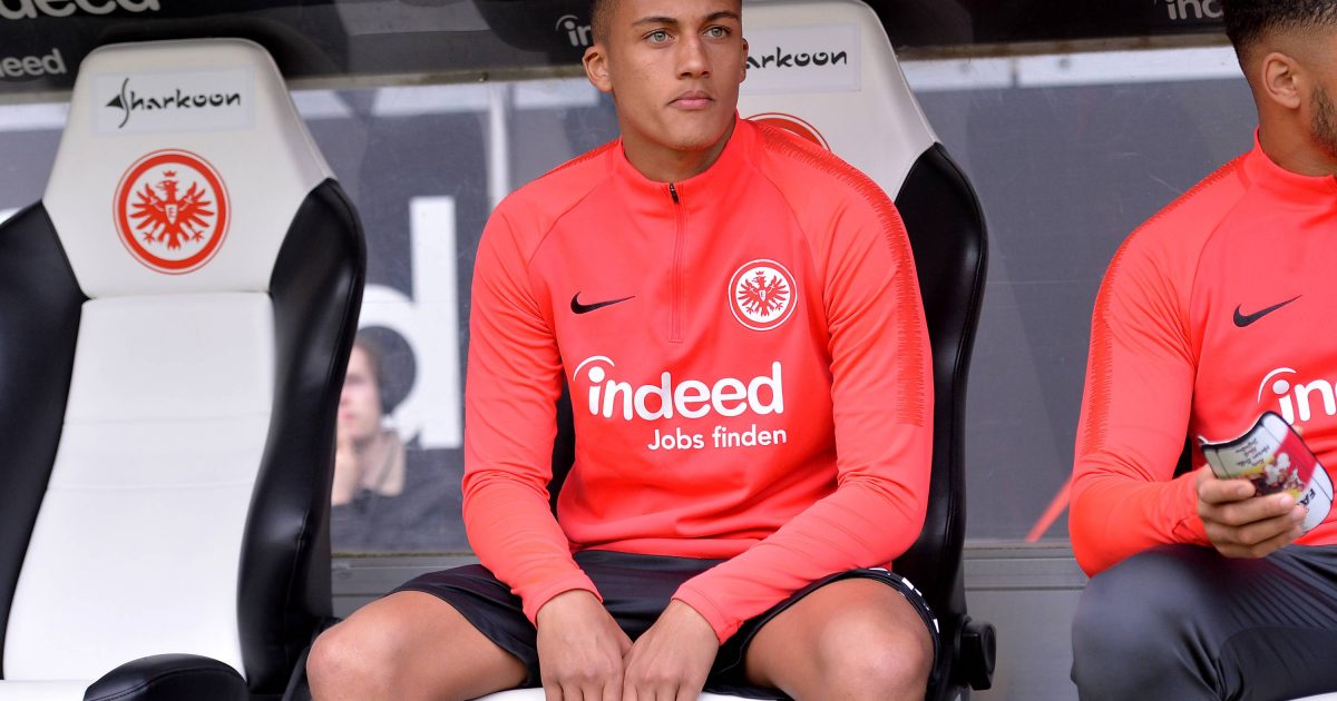  Noch auf der Bank, aber bald schon auf dem Feld? Eintrachts Brasilianer 