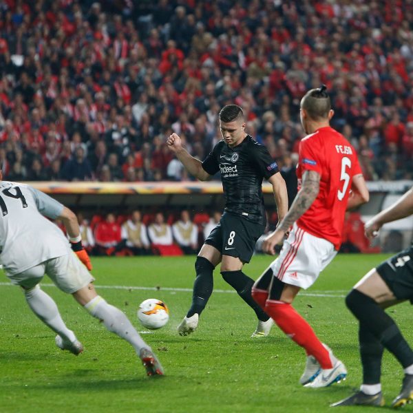  Mindestens zweimal muss Luka Jovic (oder einer seiner Kollegen) im Rückspiel treffen. (Quelle: Imago/Jan Huebner)