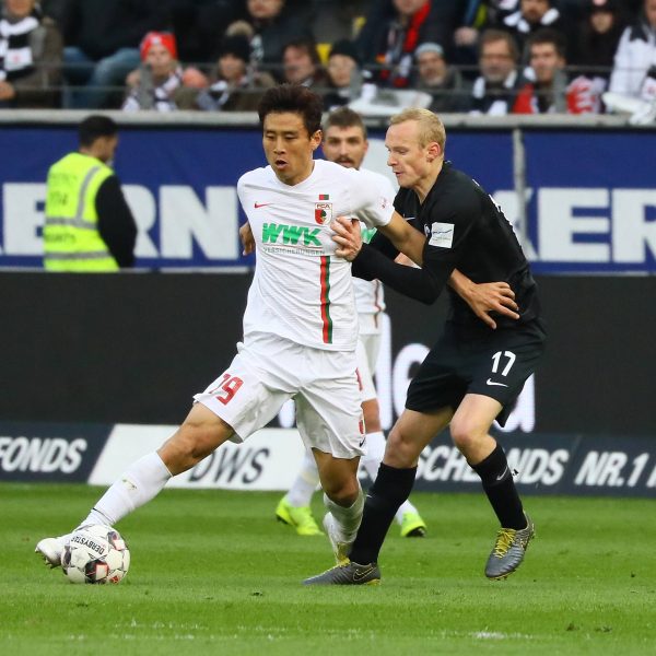  Für Eintrachtspieler Sebastian Rode war die Niederlage gegen Augsburg eine zum Vergessen. (Foto: imago/Schüler).