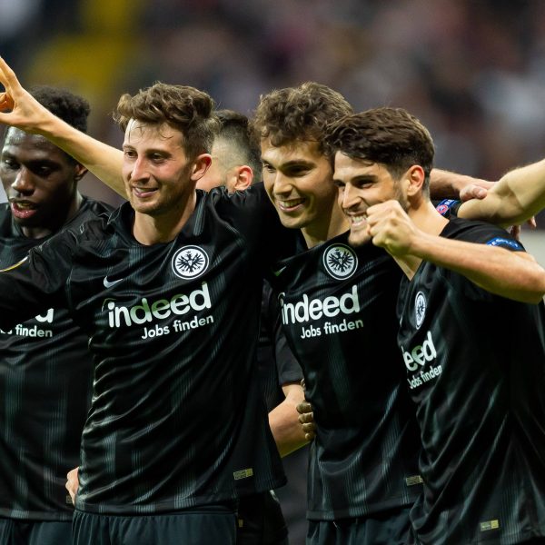  Der Zusammenhalt im Frankfurter Team könnte im Saisonfinale zum großen Trumpf für die Eintracht werden. (Foto: imago Images/DeFodi)