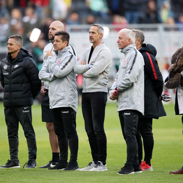  Ratlose Gesichter nach der 0:2-Niederlage gegen Mainz. Adi Hütter und sein Team hatten sich das Saisonfinale anders vorgestellt.