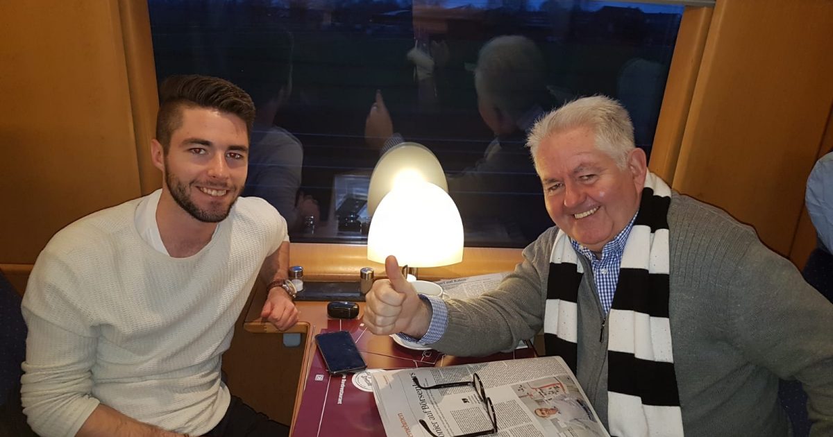 Paul Taaffe von FPS (r.) mit seinem Sohn Justin auf dem Weg nach London.